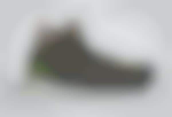 Long-Distance Hiking Sneakers