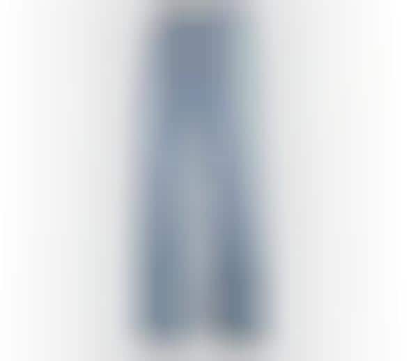 90s-Themed Wide Leg Jeans