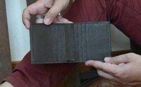 Stylish Direct-to-Consumer Wallets Image 4