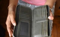 Stylish Direct-to-Consumer Wallets Image 5