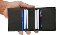 Stylish Direct-to-Consumer Wallets Image 8