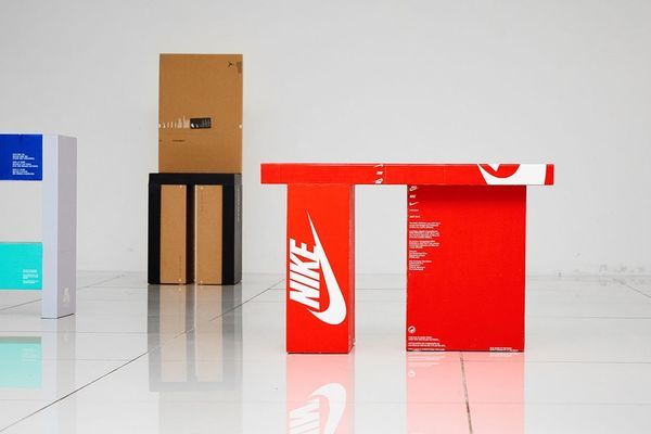 Vintage Nike Shoebox Showcase 