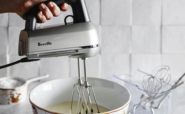 Intuitive Control Kitchen Mixers : Breville Handy Mix Scraper