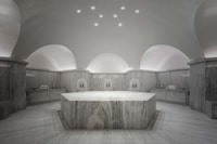 Lush Mountainous Spas Image 6