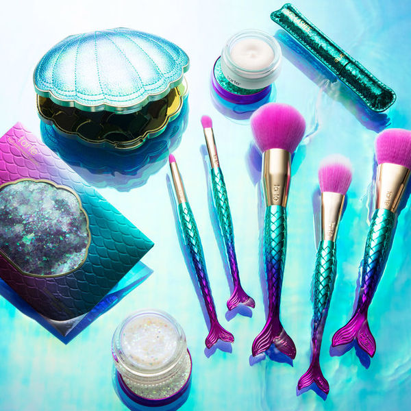 30 Creative Makeup Brushes