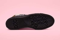 Camo-Printed Color-Blocked Shoes Image 3