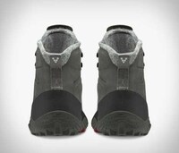 Barefoot-Inspired Winter Boots Image 3