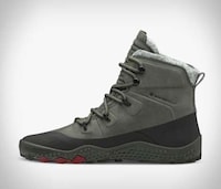 Barefoot-Inspired Winter Boots Image 6