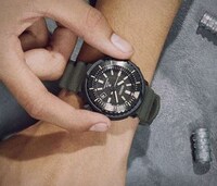 Light-Powered Diver Timepieces Image 4