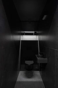 All-Black Remote Sauna Buildings Image 5
