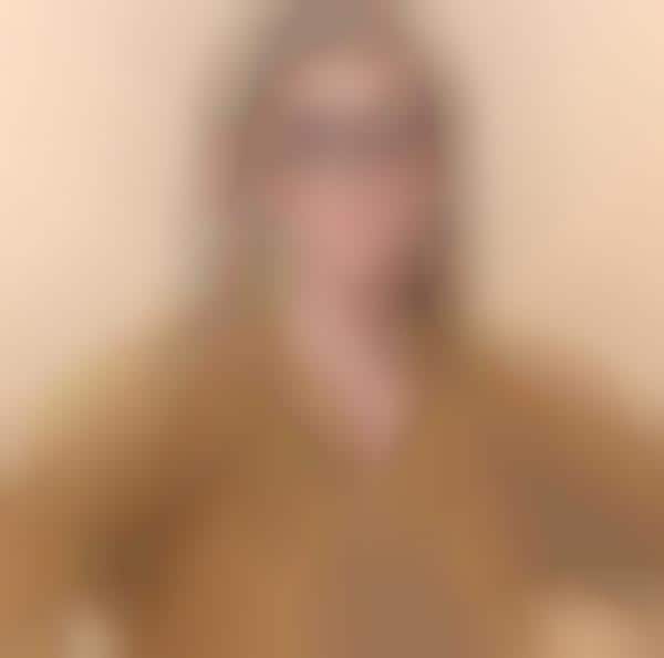 Dynamic Actress-Branded Glasses
