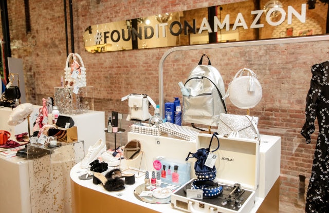 eCommerce Pop-Up Gift Guides