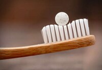 Plastic-Free Toothpaste Products Image 2