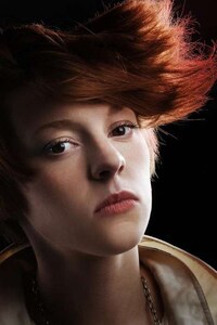 Androgynous 80s Fashion Image 4