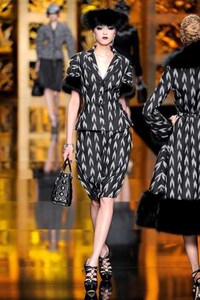 Clash Pattern Fashion Image 2