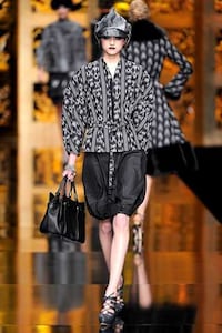 Clash Pattern Fashion Image 3