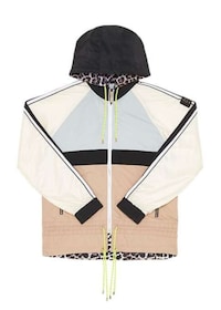 Athletic Dual-Branded Streetwear Image 4