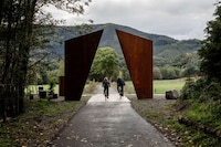 Corten Steel Landscape Accents Image 3