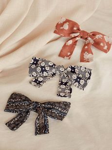 Timeless Upcycled Hair Bows Article Thubnail