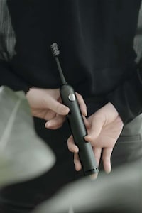 Design-Conscious Toothbrushes Image 3