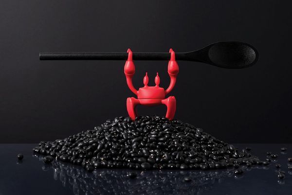 This Silicone Crab Spoon Rest Will Be The Cutest Crustacean In