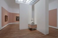 Recyclable Baroque Displays Image 6