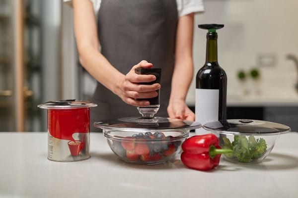 Food Waste-Preventing Storage Lids