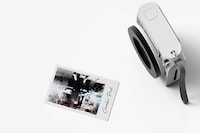 Burst Mode Instant Cameras Image 7