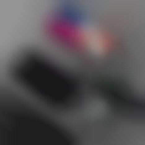 Smartwatch-Charging Battery Packs