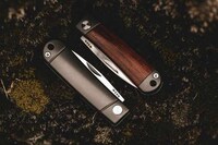 Antique-Style EDC Knives Image 3