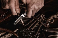 Antique-Style EDC Knives Image 5