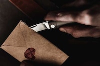 Antique-Style EDC Knives Image 8