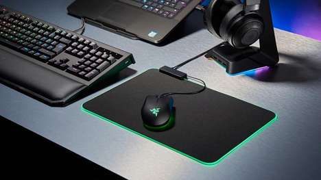 Chromatic Connected Mouse Mats