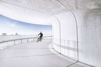 Lightweight Urbanite eBikes Image 4