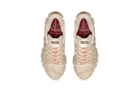 Retro-Inspired Running Sneakers Image 4