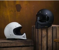 Retro Motocross Helmets Image 4