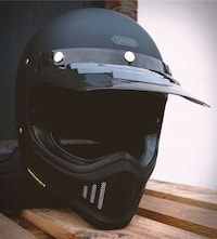 Retro Motocross Helmets Image 6