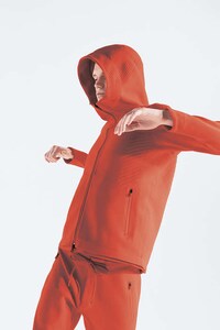 Tech-Centric Comfortable Activewear Image 2