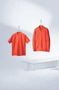 Tech-Centric Comfortable Activewear Image 4