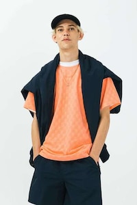 Laid-Back Utilitarian Streetwear Image 2
