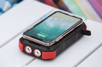 Six-in-One Smartphone Batteries Image 5