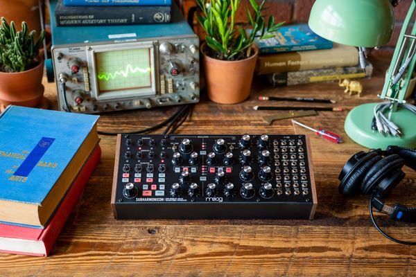 Creative Polyrhythmic Analog Synthesizers