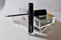 Multi-Purpose Eyeliner Glues Image 2
