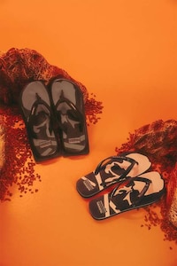 Japanese-Inspired Sandal Collections Image 4