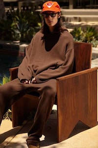 Modernized Daily Lifestyle Apparel Image 4