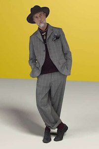 Three-Dimensional Fashion Lookbooks Image 4