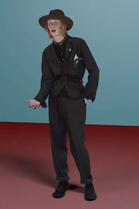 Three-Dimensional Fashion Lookbooks Image 7