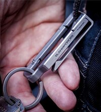 3D-Machined Keychain Carabiners Image 4