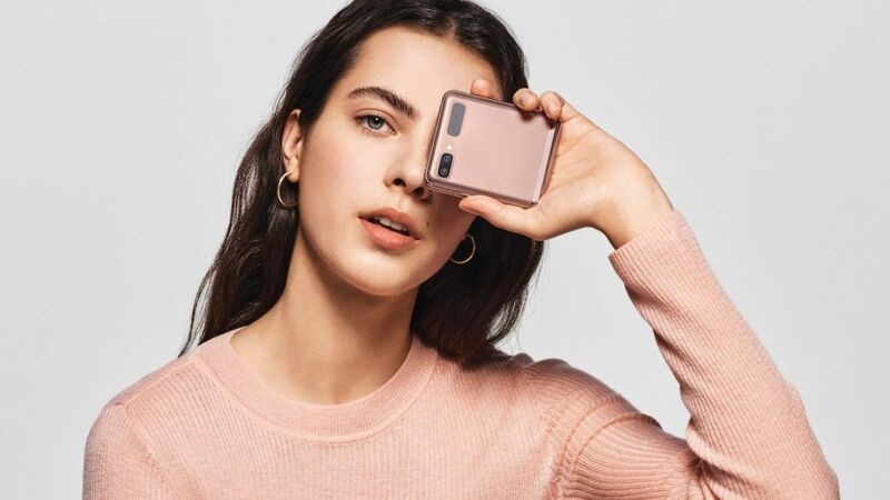 5G-Enabled Folding Smartphones