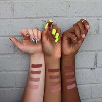 Hydrating Blush Serums Image 5